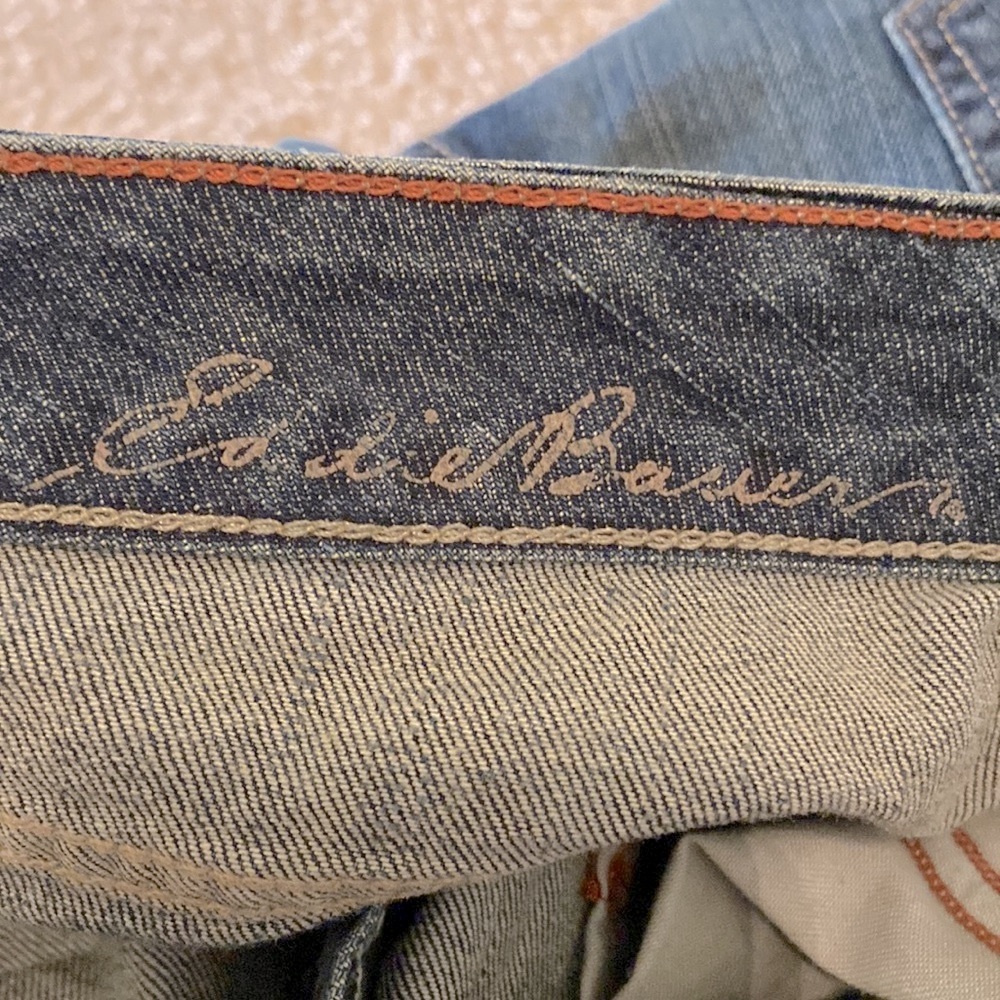 Eddie Bauer Natural fit jeans - Picture 5 of 8